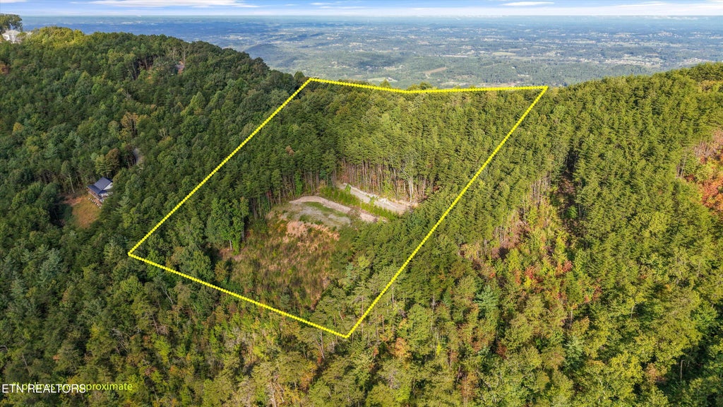 Photo of 24 Chilhowee Mountain Tr, Maryville, TN 37803 (MLS # 1357030)