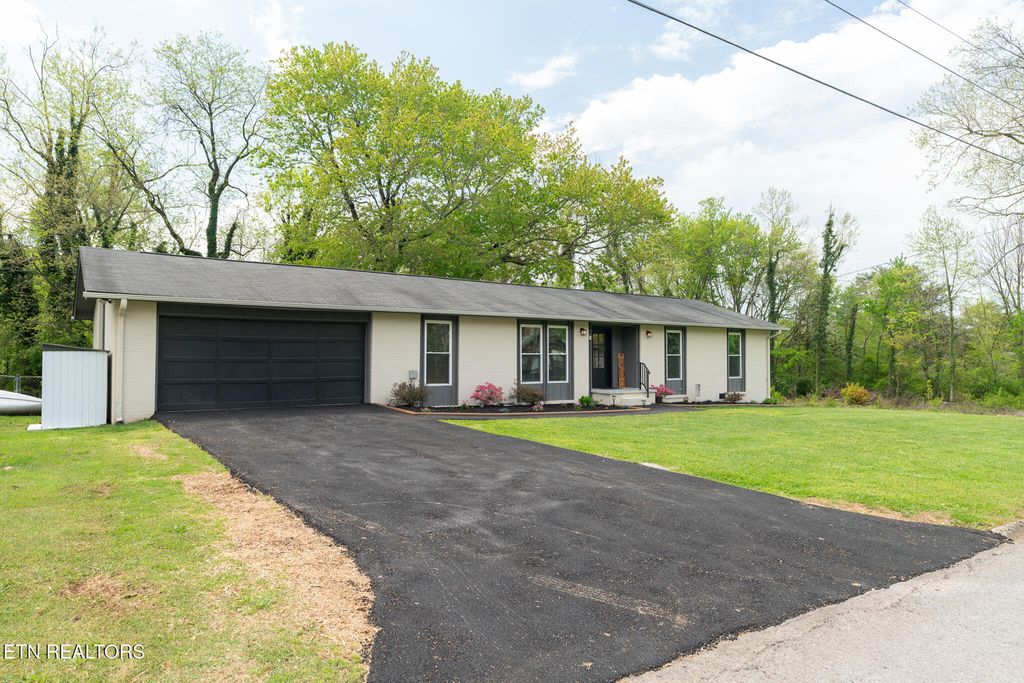 Photo of 380 Eldorado Circle, Seymour, TN 37865 (MLS # 1297950)