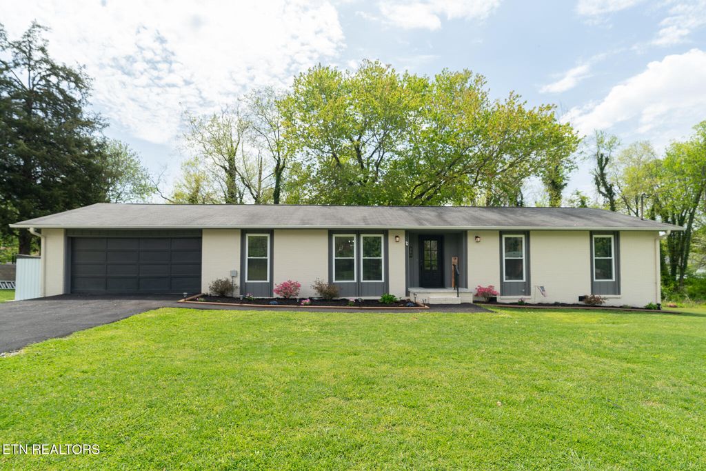 Photo of 380 Eldorado Circle, Seymour, TN 37865 (MLS # 1297950)