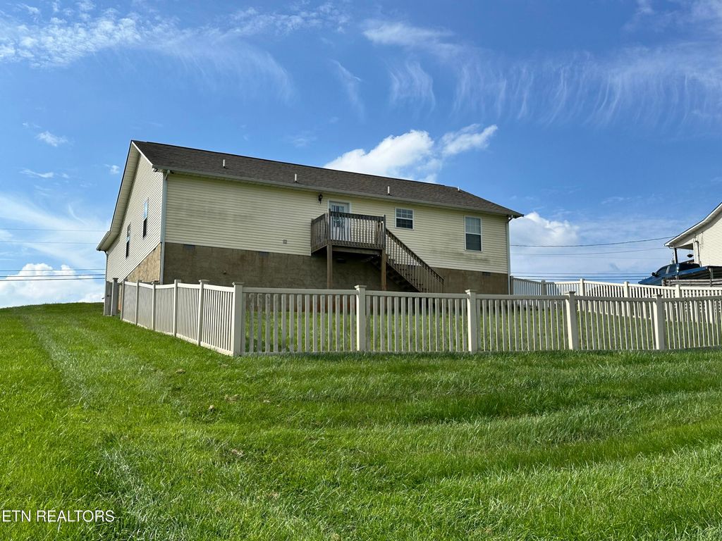 Photo of 642 Privet Drive, Dandridge, TN 37725 (MLS # 1314226)