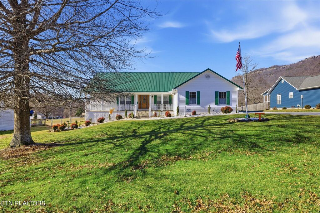 Photo of 163 Matthew Lane, LaFollette, TN 37766 (MLS # 1329746)