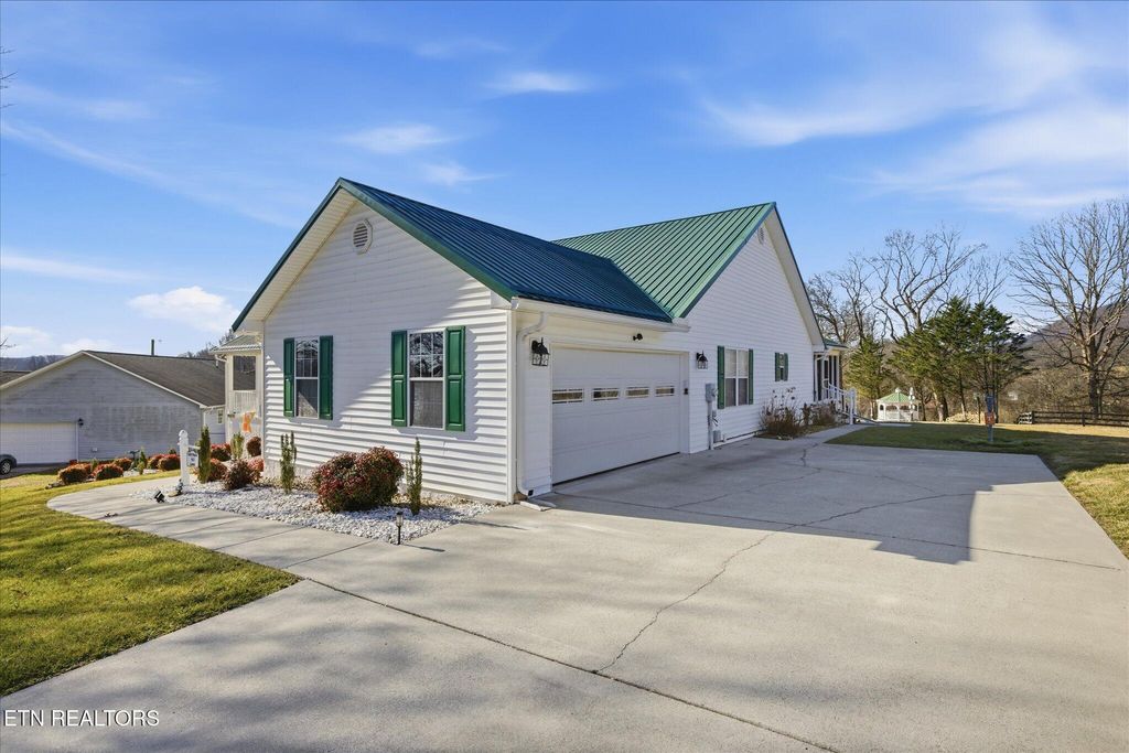 Photo of 163 Matthew Lane, LaFollette, TN 37766 (MLS # 1329746)