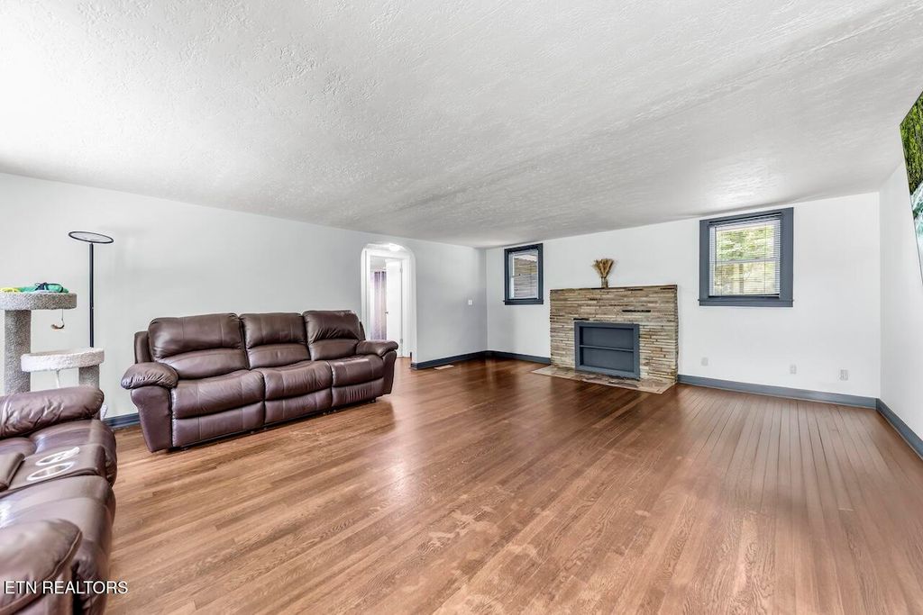 Photo of 150 Yarnell Rd, Clinton, TN 37716 (MLS # 1314198)