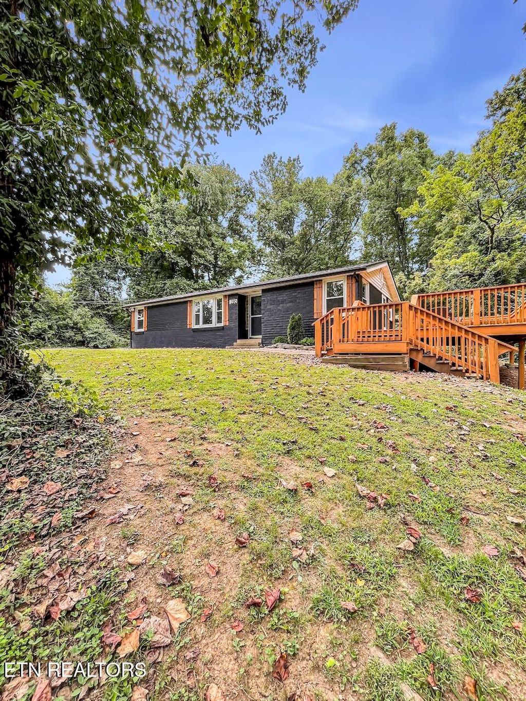 Photo of 150 Yarnell Rd, Clinton, TN 37716 (MLS # 1314198)