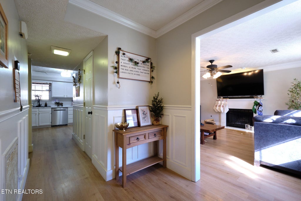 Photo of 719 Whitesburg Drive, Knoxville, TN 37918 (MLS # 1321785)