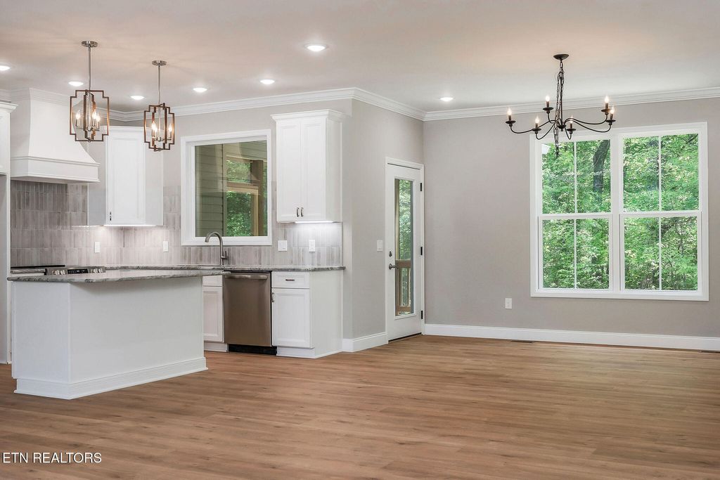 Photo of 384 St George Drive, Fairfield Glade, TN 38558 (MLS # 1302153)