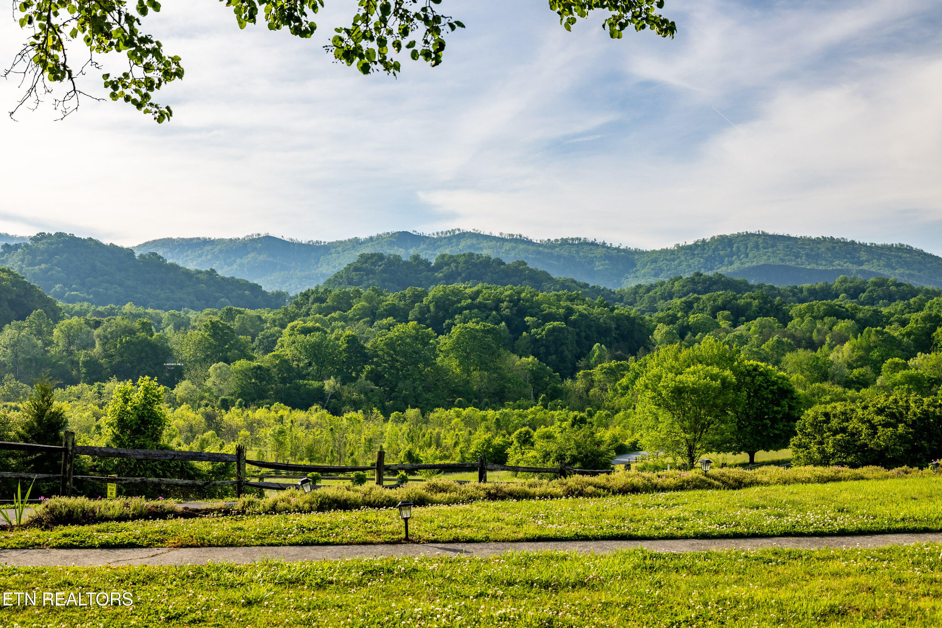 918 Country Lane