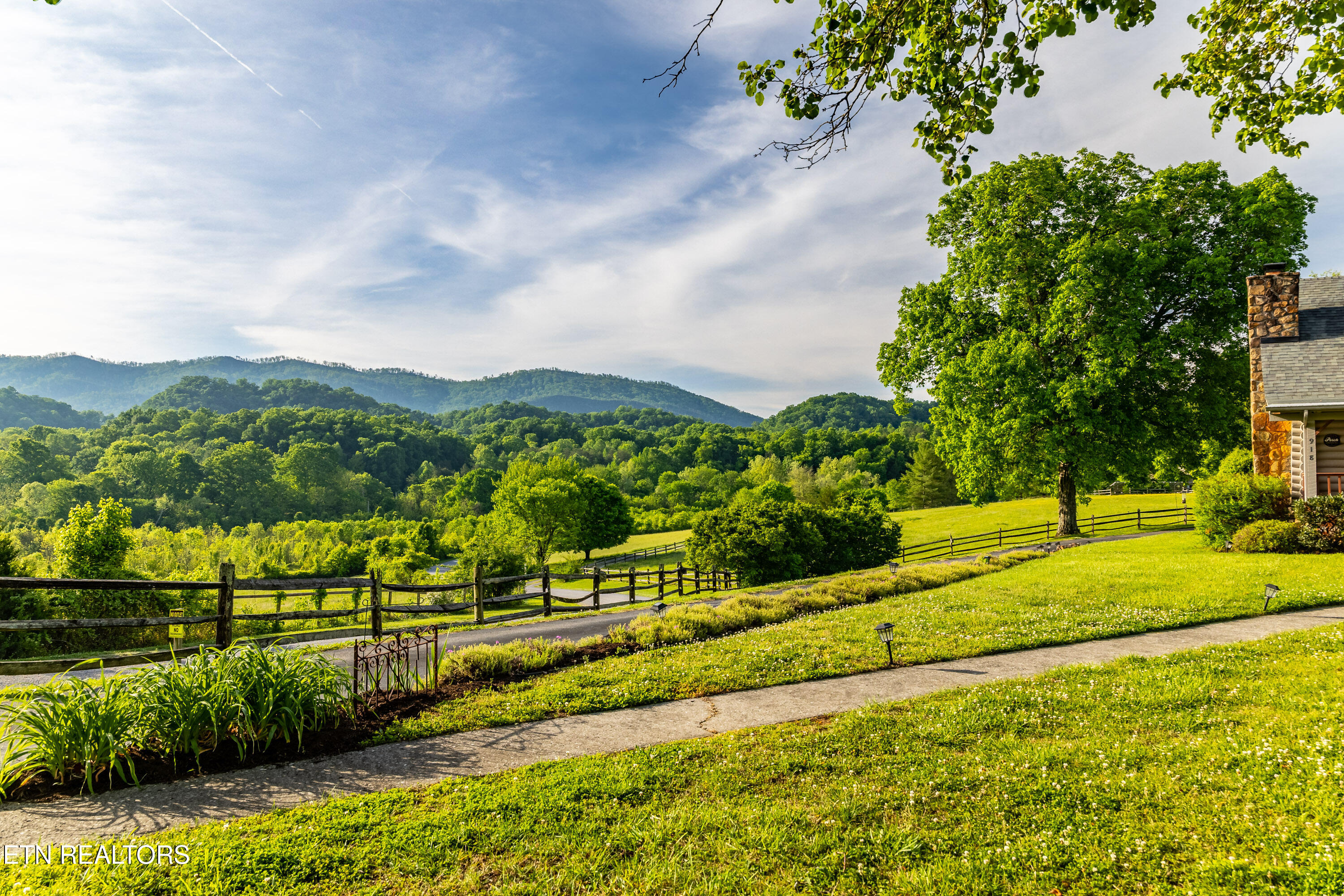 918 Country Lane