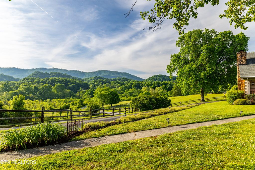 Photo of 918 Country Lane, Walland, TN 37886 (MLS # 1337387)