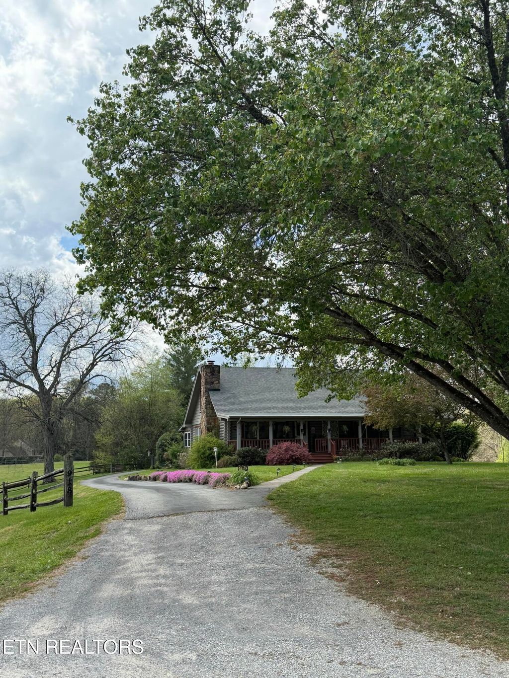 Photo of 918 Country Lane, Walland, TN 37886 (MLS # 1337387)
