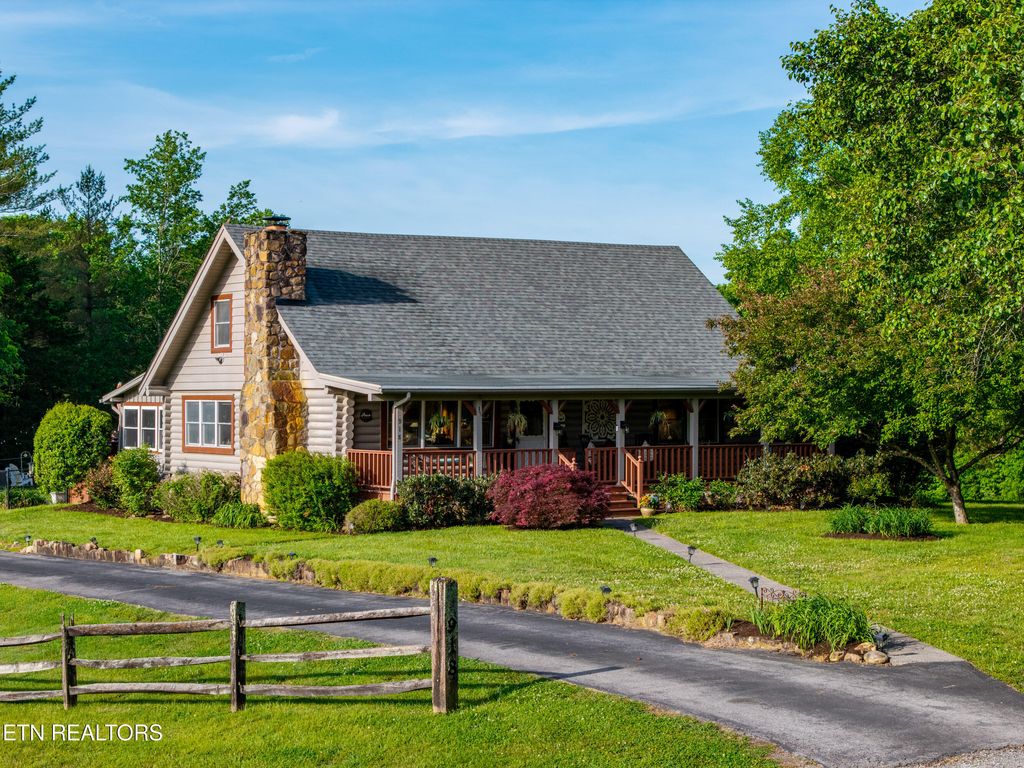 Photo of 918 Country Lane, Walland, TN 37886 (MLS # 1337387)