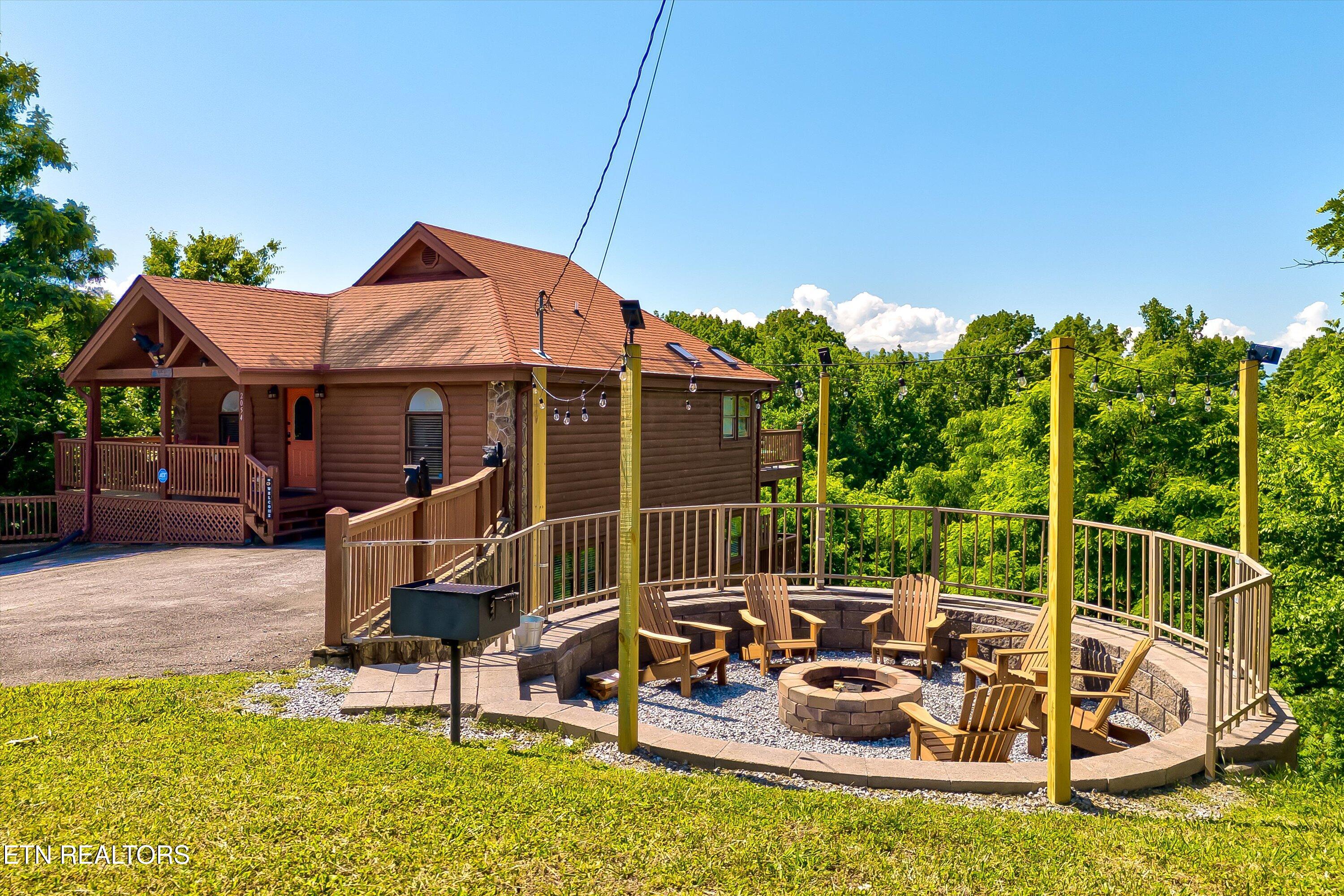2054 Oakmont Drive