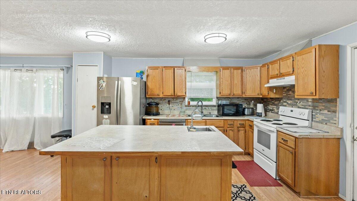 936 Wheeler Rd