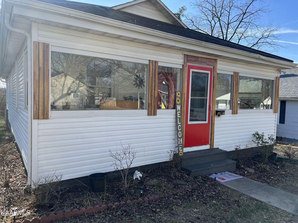 Photo of 1543 Lodge St, Alcoa, TN 37701 (MLS # 1218115)