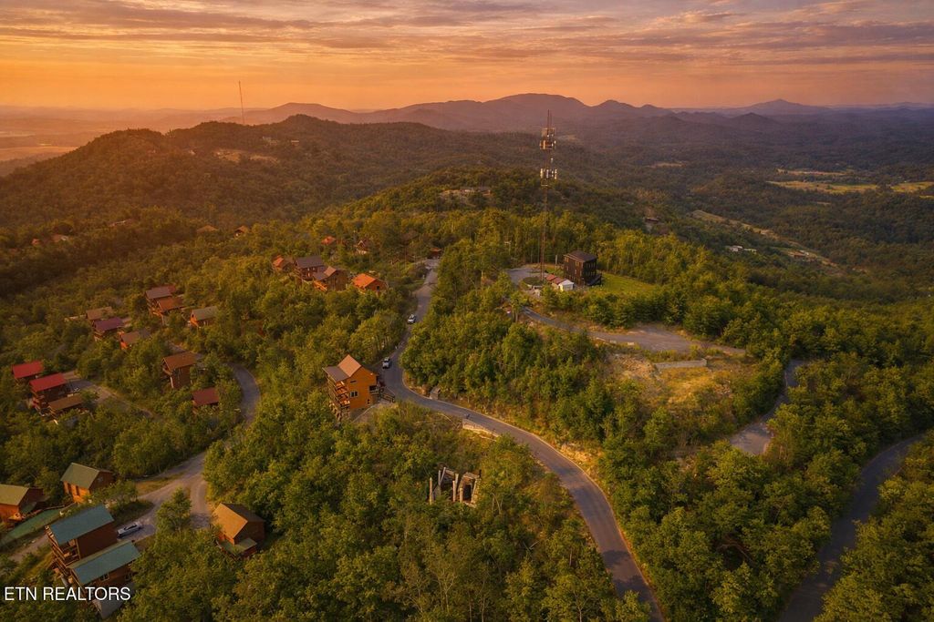 Photo of 2297 Windy Lane, Sevierville, TN 37876 (MLS # 1333620)