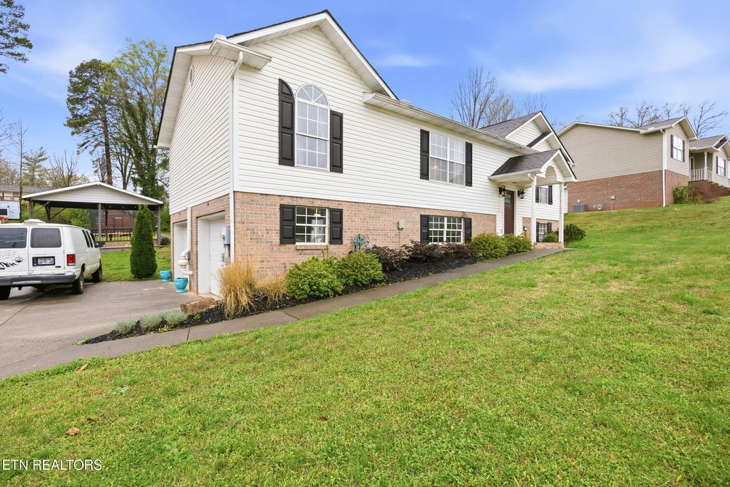Photo of 1507 Water Lily Lane, Maryville, TN 37801 (MLS # 1330056)