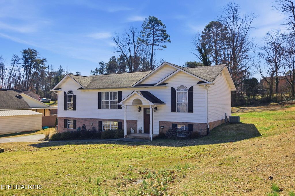 Photo of 1507 Water Lily Lane, Maryville, TN 37801 (MLS # 1330056)