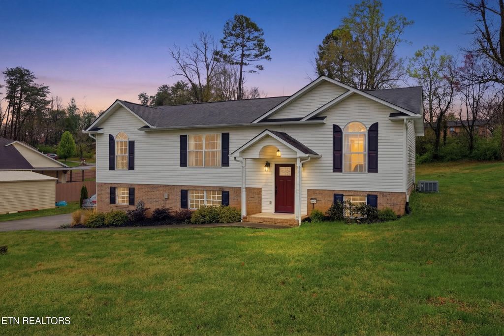 Photo of 1507 Water Lily Lane, Maryville, TN 37801 (MLS # 1330056)