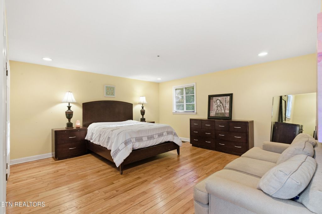 Photo of 1134 Wallace Rd, Knoxville, TN 37919 (MLS # 1322358)