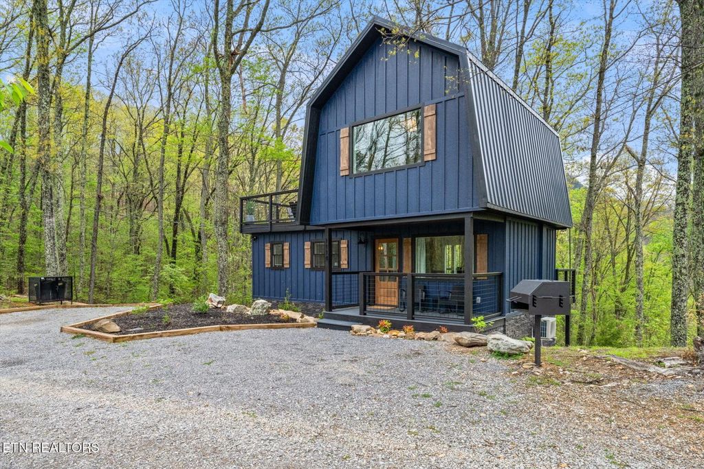 Photo of 1114 Red Maple Lane, Sevierville, TN 37876 (MLS # 1336004)