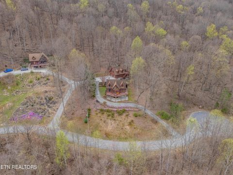 Tiny photo for 211 Wolf Run, Caryville, TN 37714 (MLS # 1334864)