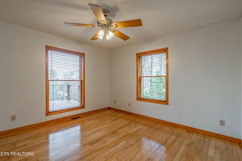 Tiny photo for 211 Wolf Run, Caryville, TN 37714 (MLS # 1334864)