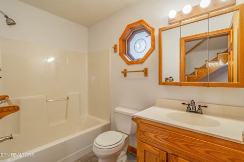 Tiny photo for 211 Wolf Run, Caryville, TN 37714 (MLS # 1334864)