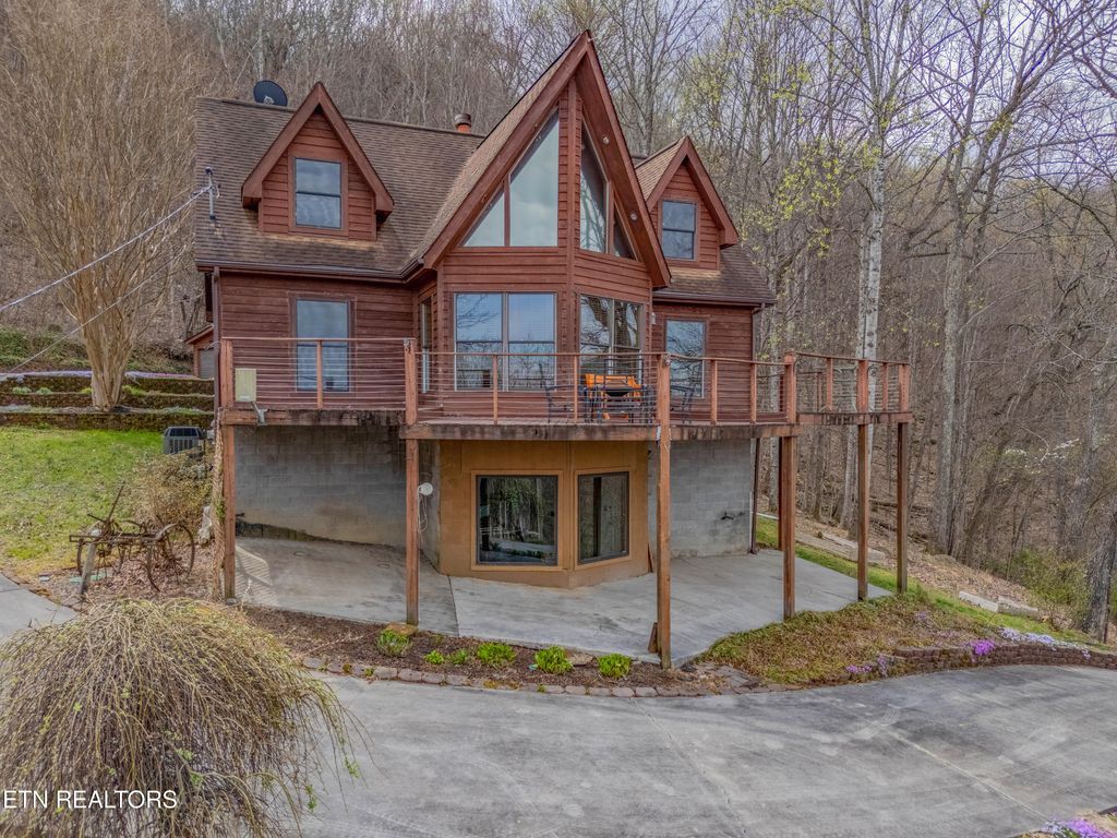 Photo of 211 Wolf Run, Caryville, TN 37714 (MLS # 1334864)