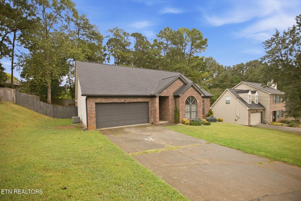 Photo of 724 Shady Springs Lane, Knoxville, TN 37923 (MLS # 1356462)