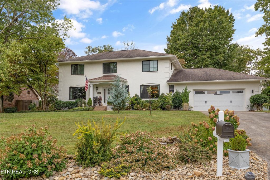 Photo of 325 Asbury Drive, Maryville, TN 37804 (MLS # 1319028)