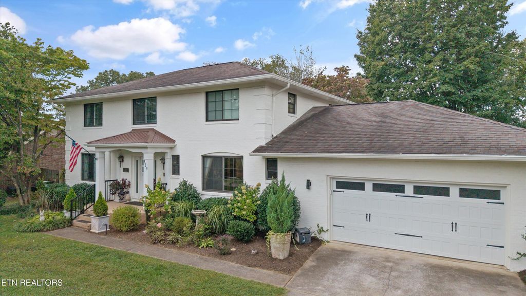 Photo of 325 Asbury Drive, Maryville, TN 37804 (MLS # 1319028)