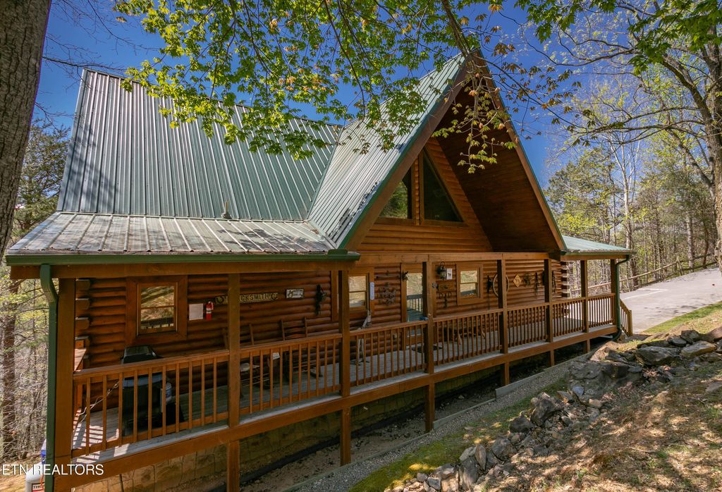 Photo of 4112 Harvest Moon Rd, Sevierville, TN 37862 (MLS # 1336504)