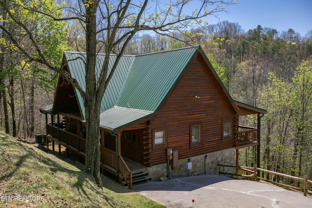 Photo of 4112 Harvest Moon Rd, Sevierville, TN 37862 (MLS # 1336504)