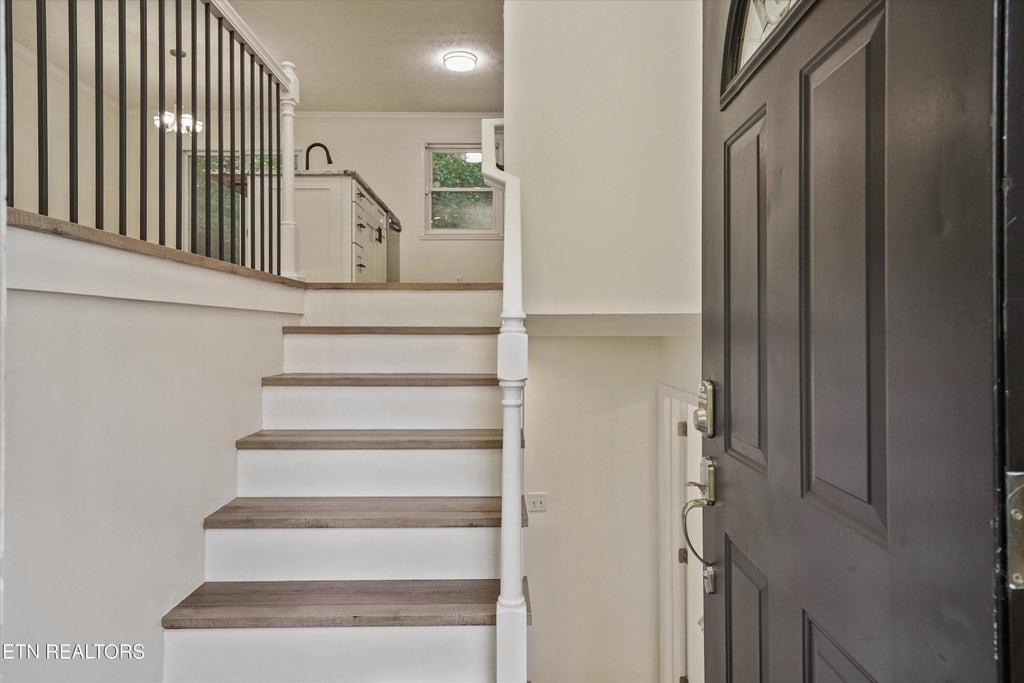 Photo of 2329 Roundtree Rd, Knoxville, TN 37923 (MLS # 1360036)
