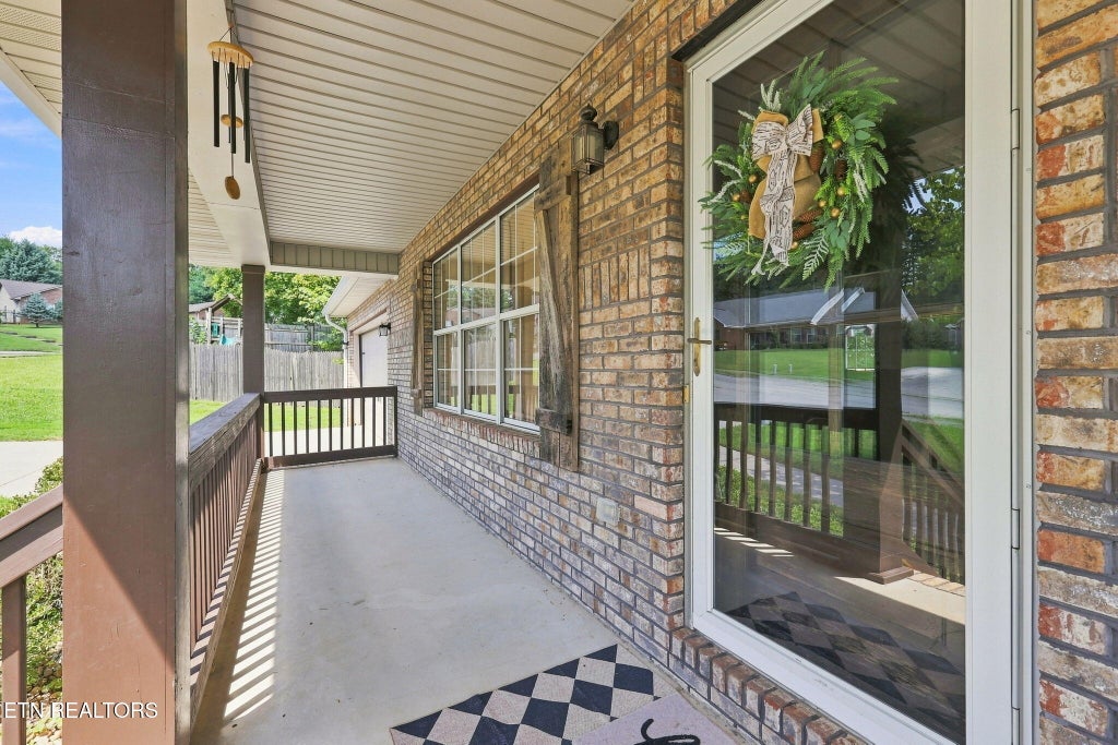 Photo of 1109 Willow Creek Circle, Maryville, TN 37804 (MLS # 1352436)