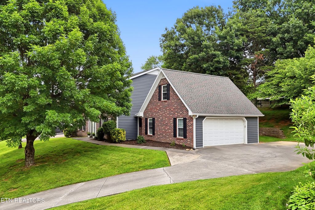 Photo of 10916 Twin Harbour Drive, Knoxville, TN 37934 (MLS # 1343204)