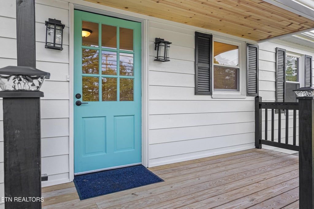 Photo of 1618 Old Niles Ferry Rd, Maryville, TN 37803 (MLS # 1355923)