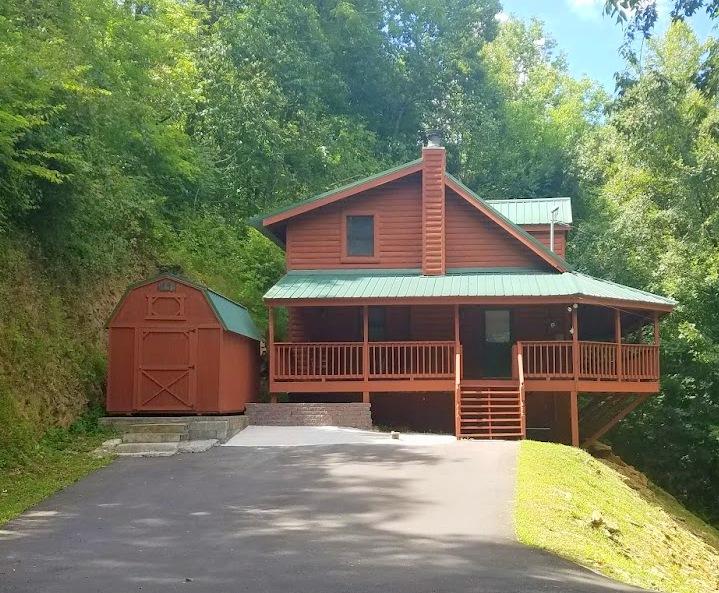 Photo 1 of 19 — 1111 Rocky Top Ridge Way, Sevierville, TN 37876
