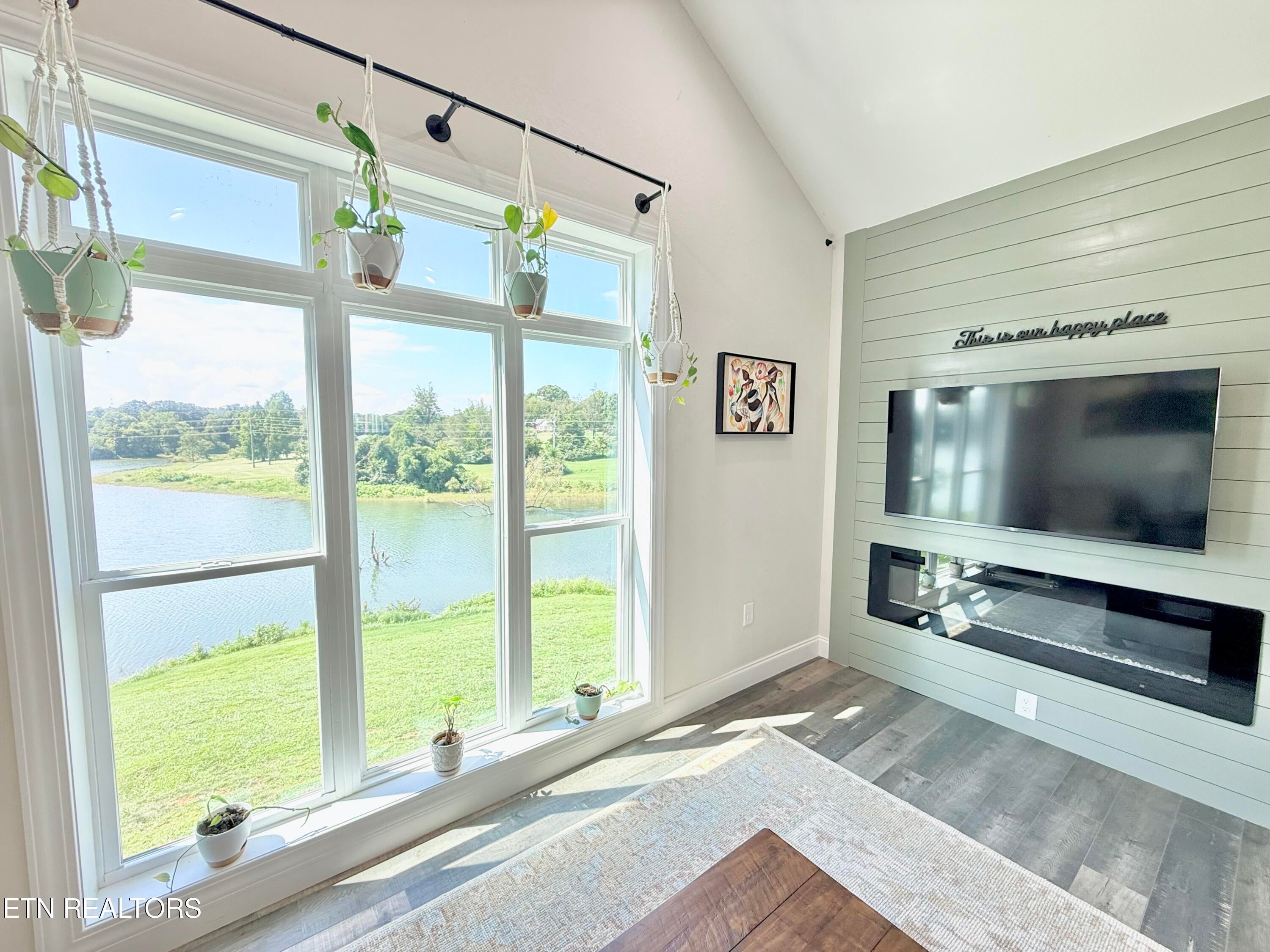 155 Lakeshore Bay Drive