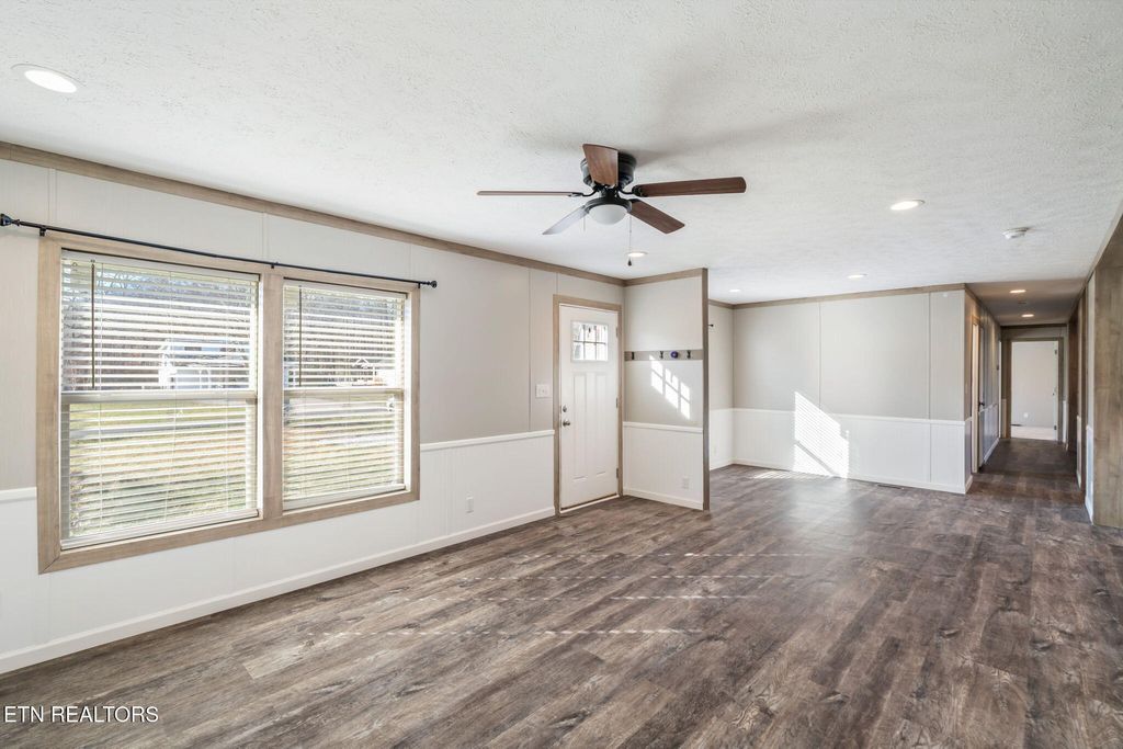 Photo of 324 West Blvd, Oneida, TN 37841 (MLS # 1326114)