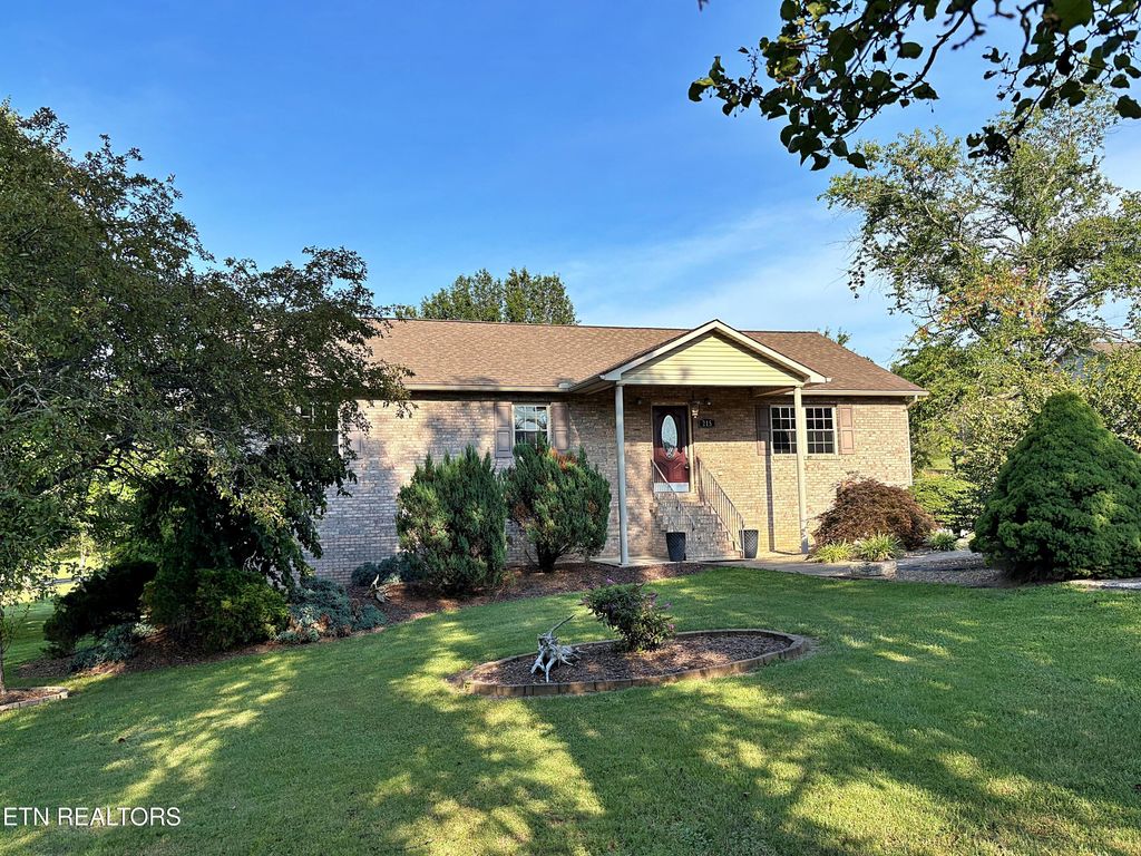 Photo of 215 Courtney Circle, Cumberland Gap, TN 37724 (MLS # 1346026)