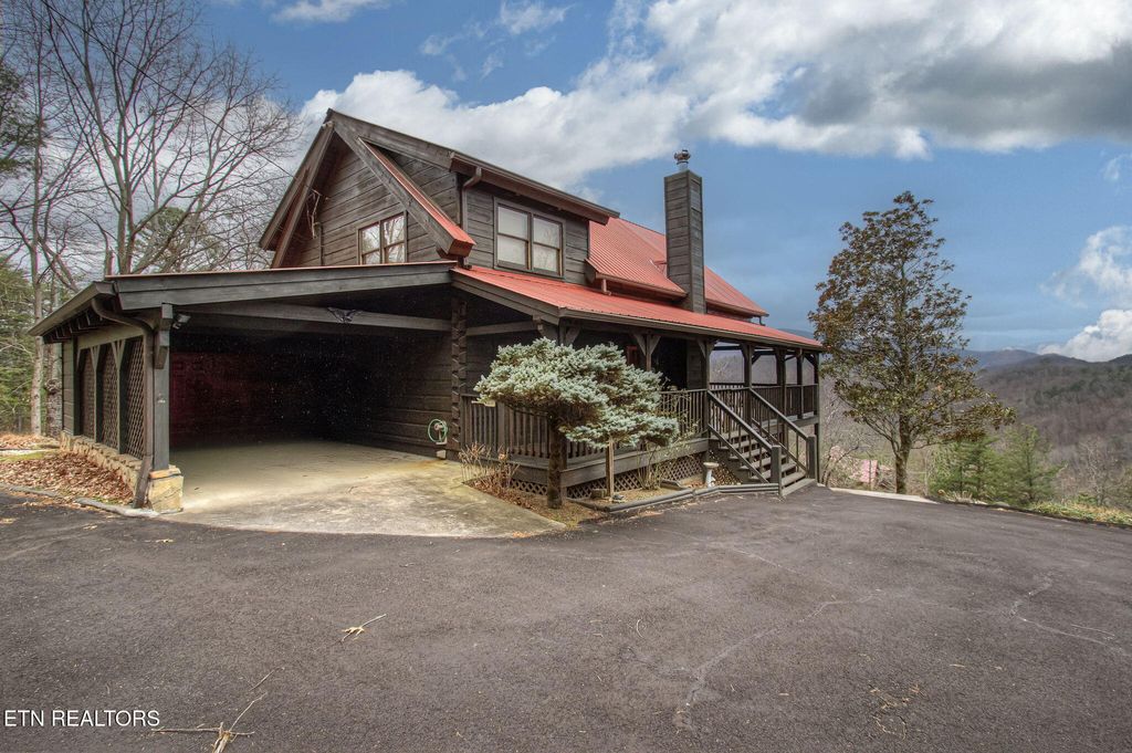 Photo of 2568 Raccoon Hollow Way, Sevierville, TN 37862 (MLS # 1325759)