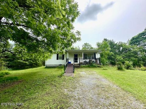 2140 New Hope Rd Celina TN 38551