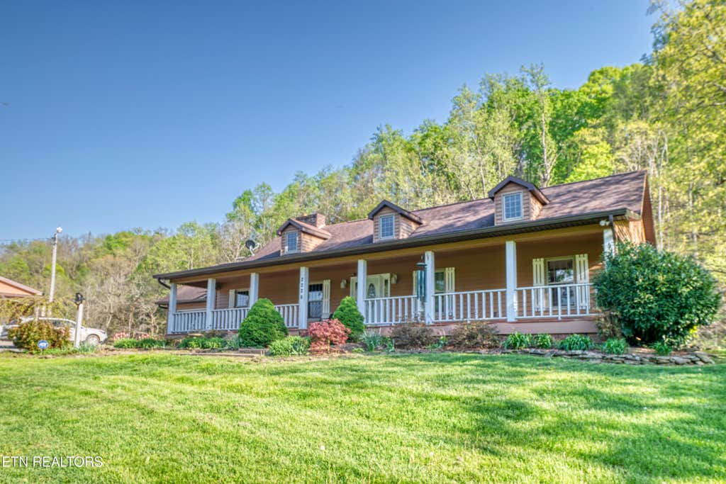 Photo of 2226 Holt Town Rd, Newport, TN 37821 (MLS # 1298375)