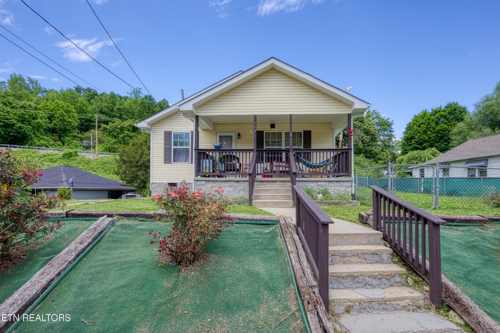 Photo of 120 Rew St, Oakdale, TN 37829 (MLS # 1303626)