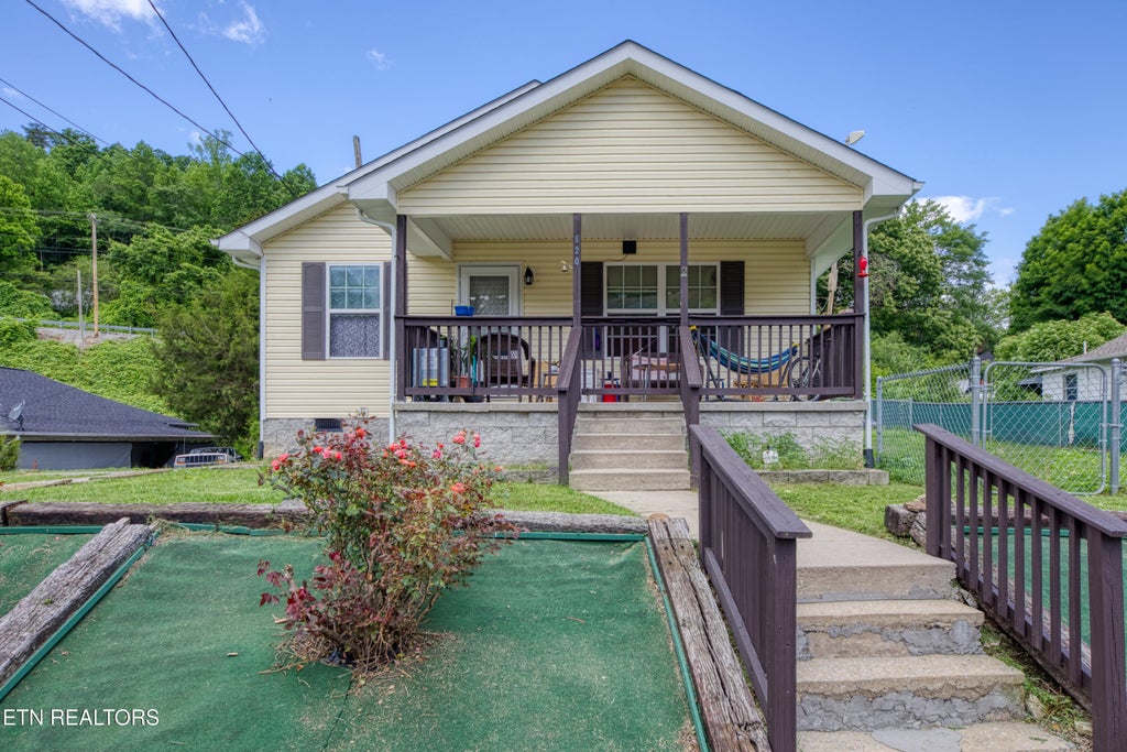 Photo of 120 Rew St, Oakdale, TN 37829 (MLS # 1303626)
