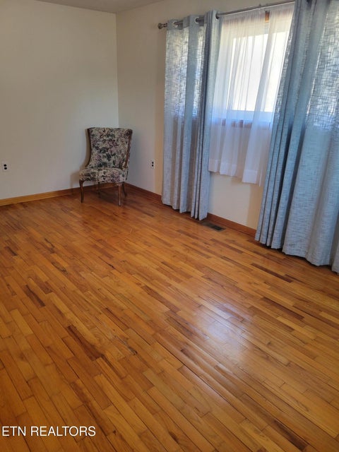 Tiny photo for 132 Ridgecrest Rd, Harriman, TN 37748 (MLS # 1350065)