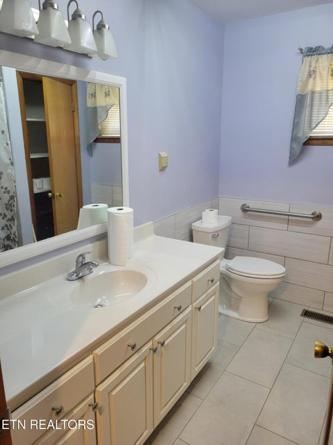 Tiny photo for 132 Ridgecrest Rd, Harriman, TN 37748 (MLS # 1350065)