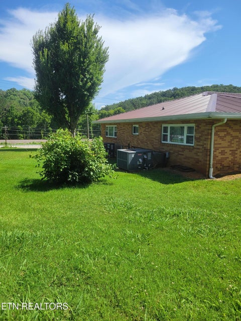 Tiny photo for 132 Ridgecrest Rd, Harriman, TN 37748 (MLS # 1350065)