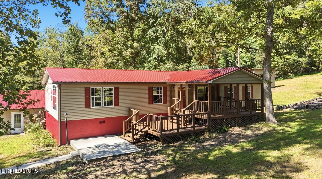 207 CHESTNUT HILL Rd